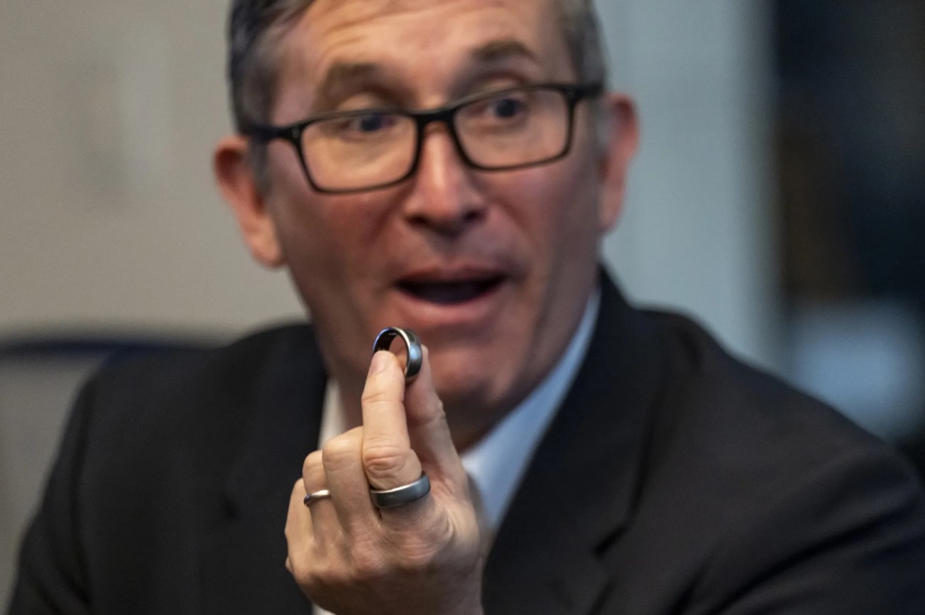 Prezes Oura, Tom Hale, pozyskał m.in. inwestycję od Dexcom, która wycenia firmę na ponad 5 miliardów dolarów / Fot. David Paul Morris, Bloomberg
