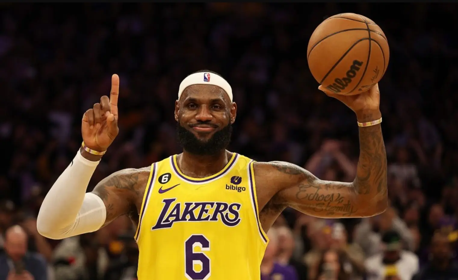 LeBron James – król koszykówki, miliarder z Akron i żywa instrukcja, jak nie zmarnować talentu