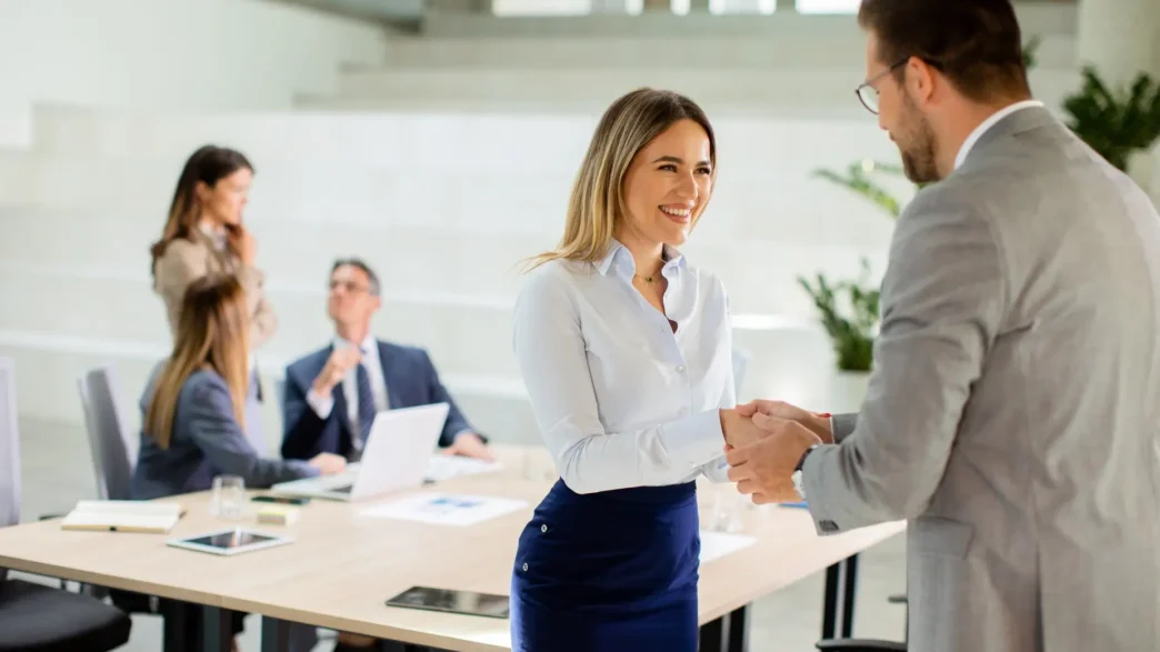 Coaching biznesowy, który naprawdę działa. Jak korzystać z tej inwestycji w liderów i zespoły