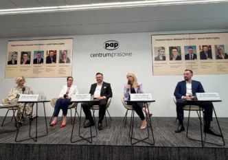 Na zdjęciu od lewej: Katarzyna Zdanowicz, dziennikarka, Katarzyna Kuniewicz, ekonomista, dyrektorka badań rynku Otodom, Jarosław Jędrej, współwłaściciel J&J Kancelaria Ubezpieczeniowa, partner Allianz, Anna Rek-Dębicka, dyrektorka departamentu kredytów hipotecznych w VeloBank, Maciej Kietliński, doktor ekonomii Szkoły Głównej Handlowej w Warszawie, ekspert ds. ekonomicznych Otodom / Fot. BGR
