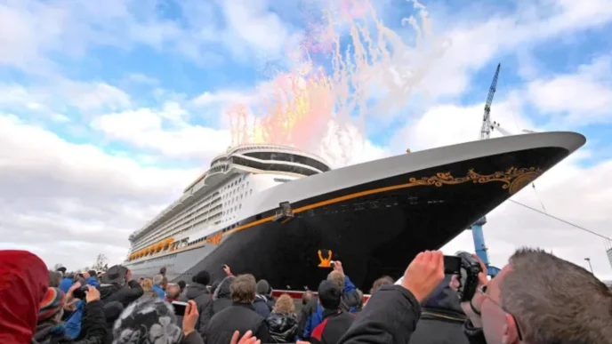 Wodowanie statku Disney Cruise Line „Disney Dream” w stoczni Meyer Werft w Niemczech, 8 stycznia 2012 r. / Fot. AFP/East News