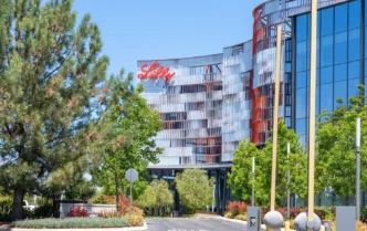 Eli Lilly to obecnie najcenniejsza firma farmaceutyczna na świecie / Fot. JHVEPhoto, Shutterstock