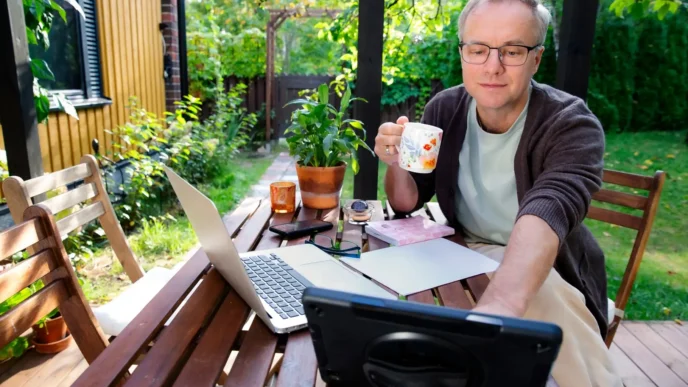 Czy dzięki sztucznej inteligencji będziemy mieć piątki wolne? / Zdjęcie ilustracyjne, Shutterstock