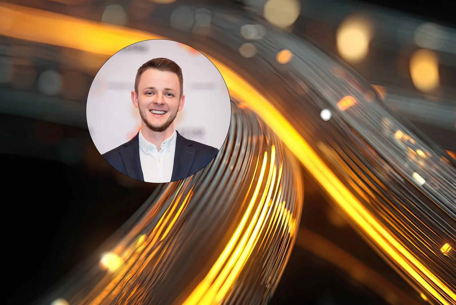 Na zdjęciu Artur Regucki, specjalista ds. klientów biznesowych w firmie Fiberlink / Fot. Sarti art, Shutterstock, mat. prasowe
