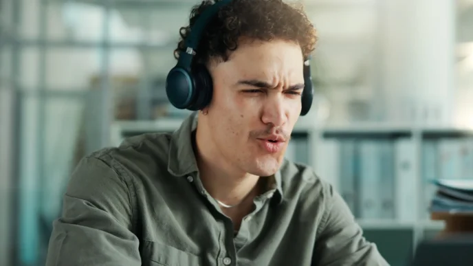 Dziewięciu na dziesięciu badanych czuje się pewnie podczas korzystania z AI. Ale jest pewien problem / Fot. Shutterstock
