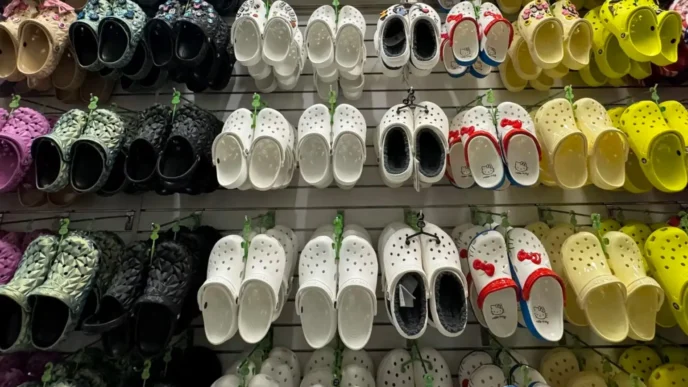 Firma Crocs ograniczała częstotliwość i głębokość rabatów