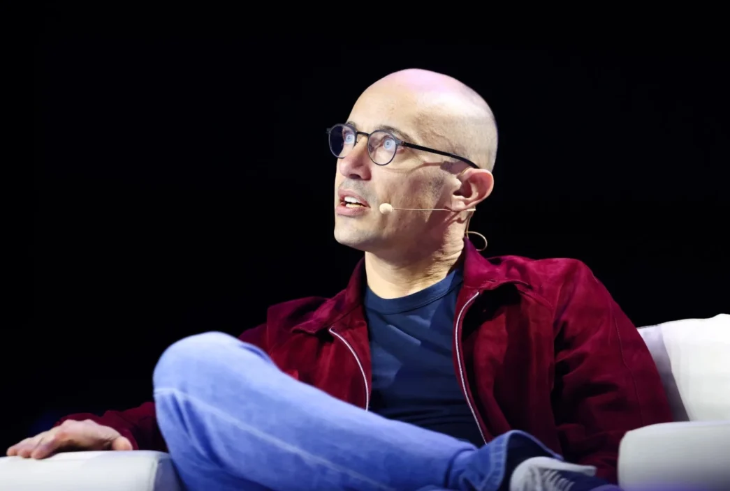 Podejrzenie bezrefleksyjnego użycia AI szkodzi relacji, gdy odbiorca czuje się obciążony cudzą pracą. Na zdjęciu Tobias Lütke, szef Shopify