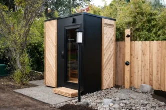 Cena sauny zewnętrznej od Rogue Sauna może wynosić od 40 000 do 80 000 dolarów