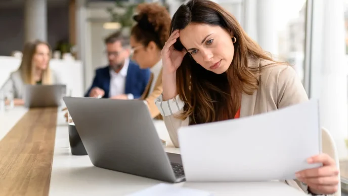 Ten sam etat, ale więcej pracy? To coraz częściej występujący problem
